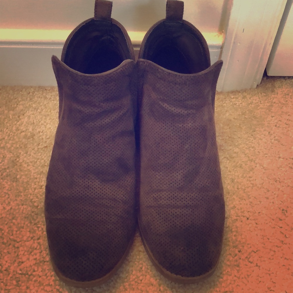 Dolce Vita Grey Boots